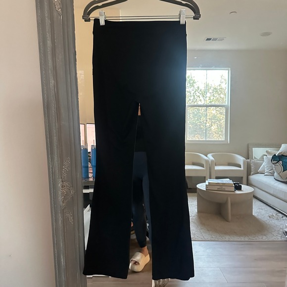 Vuori Black Split Leg Flared Leggings High Rise Yoga Pants Seam Detail S - Picture 9 of 10